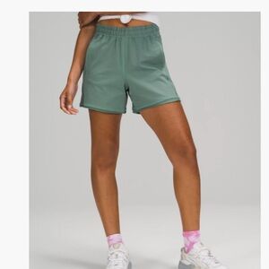 Lululemon LA side panel short teal size 6